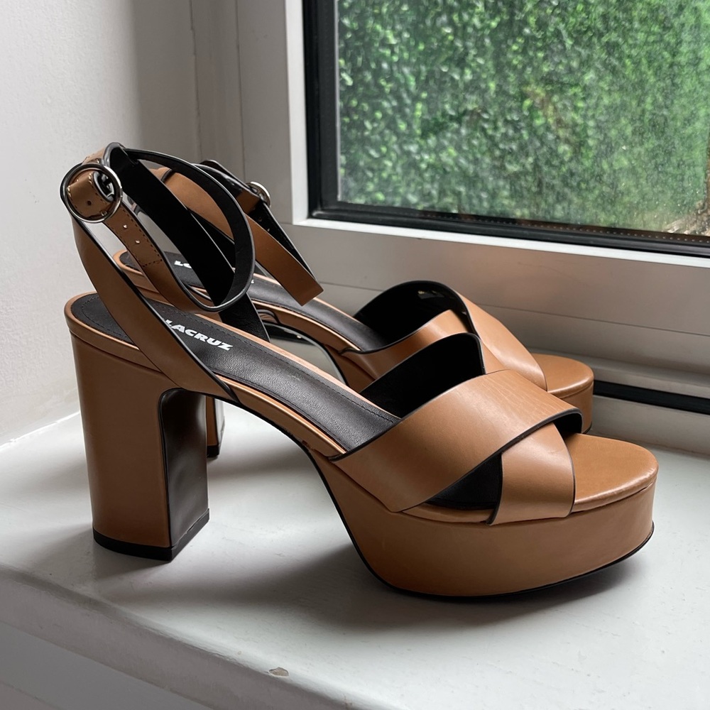 Lightly worn Lola Cruz heels size 40